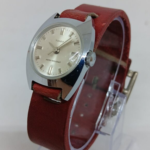 VINTAGE Timex Manual Wind Women's 24 mm Silver Tone Red Leather Bund Strap Watch - Picture 1 of 11